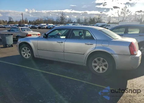 2007 Chrysler 300 Touring z USA, uszkodzony, nr VIN 2C3KA53G67H853931